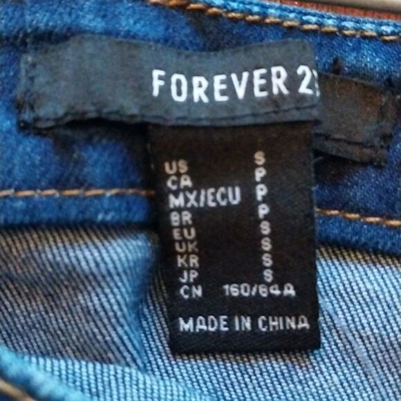 FOREVER 21 "Off The Shoulder" Denim Blouse...SIZE XS - Picture 2 of 6